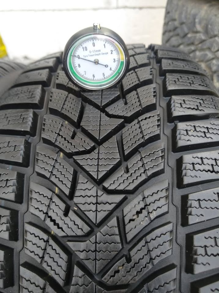 225/50 R 17 98 H XL stav nových. - 2