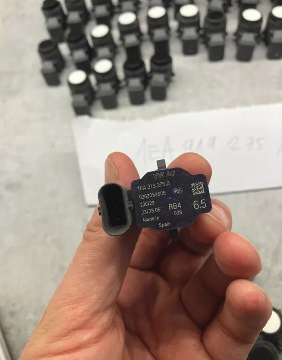 senzor parkovaci sensor pdc narazniku 1EA919275a - 2