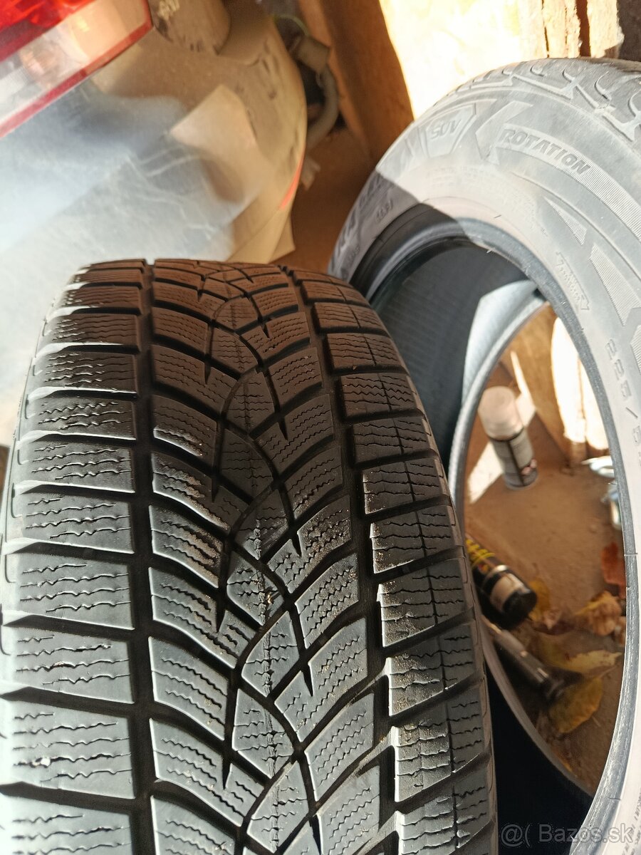 225/55r18 zimné Goodyear - 2