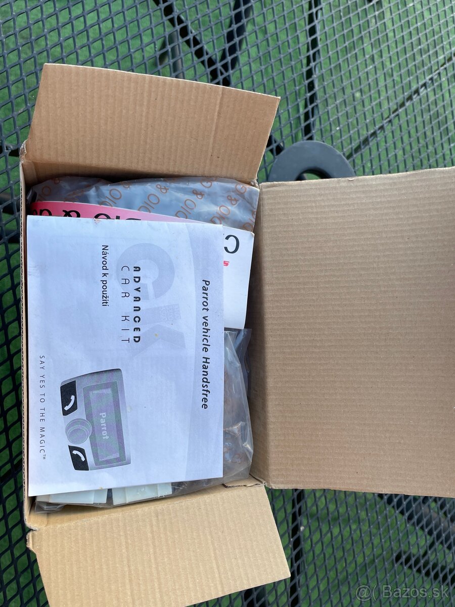 Auto handsfree sada Parrot CK3100LCD - 2