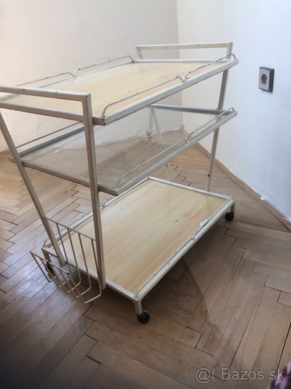 kovovy stolik/ skrinka na kolieskach - 2