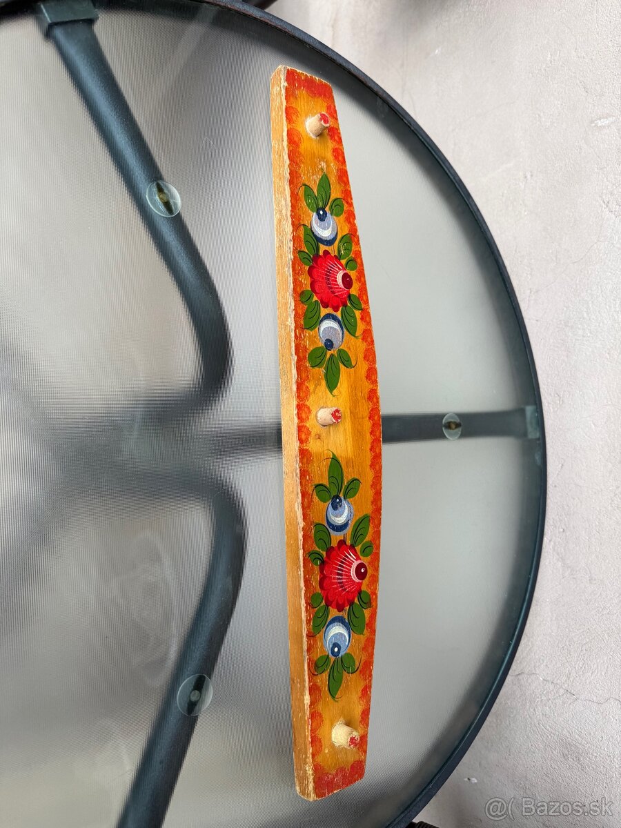 Predam vesiak na stenu - 2