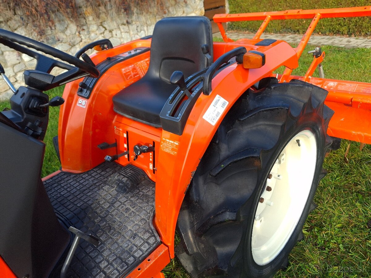 Malotraktor KUBOTA GT-8 - 2