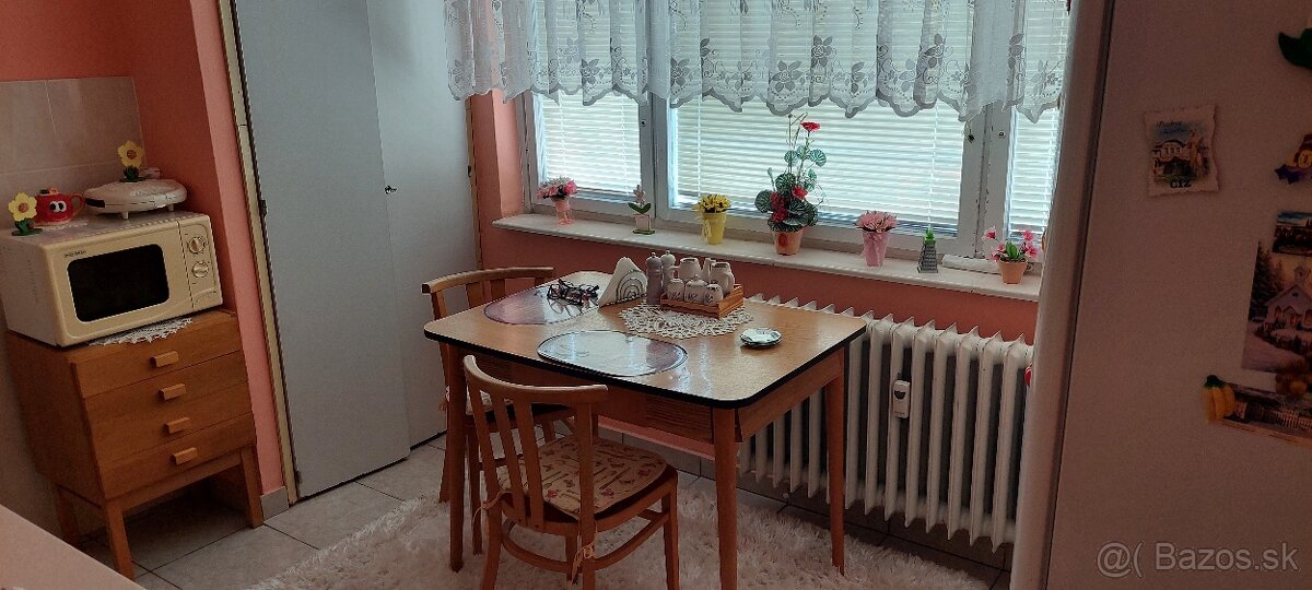 Prenájom 2-izbového bytu Čiernej nad Tisou, nezariadený. - 2