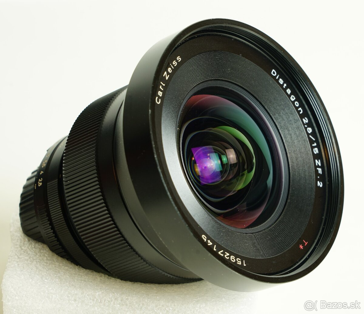 Carl Zeiss Distagon 2,8 15mm ZF.2 na Nikon F . orig. uprava - 2