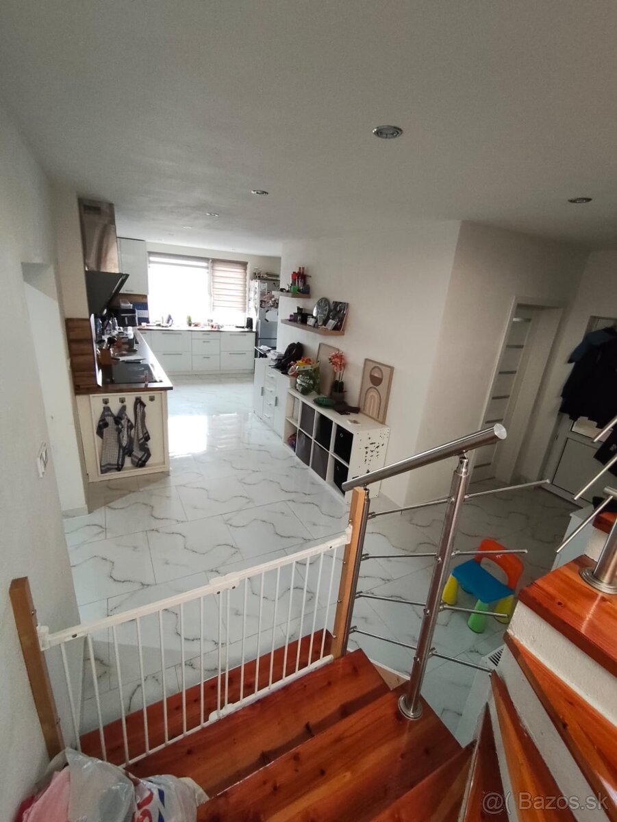 Pripravujeme predaj dvojpodlažného rodinného domu v RS - 2