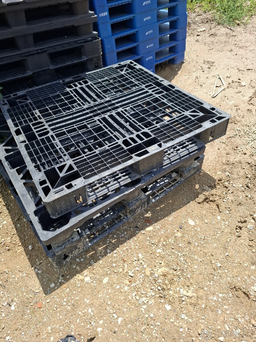 Predam plastove palety - 2