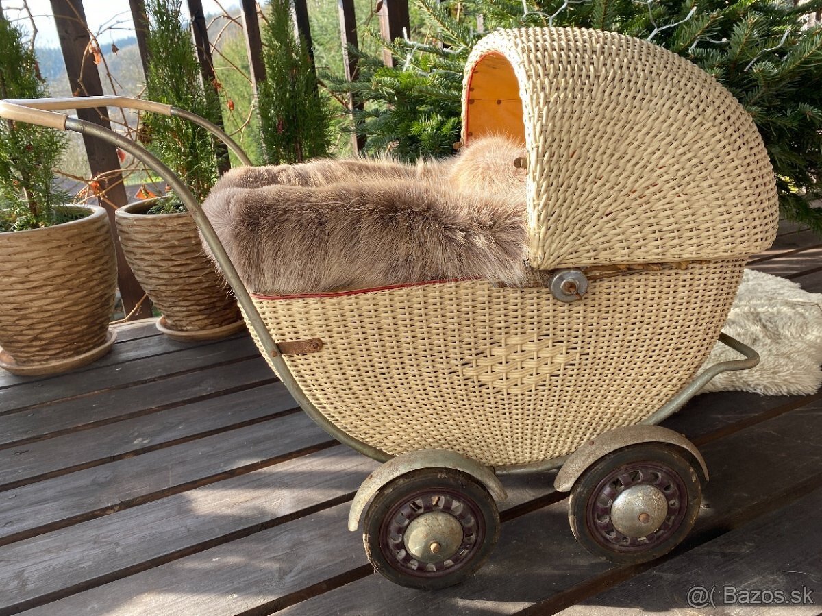 Prútený kočík pre bábiky - 2