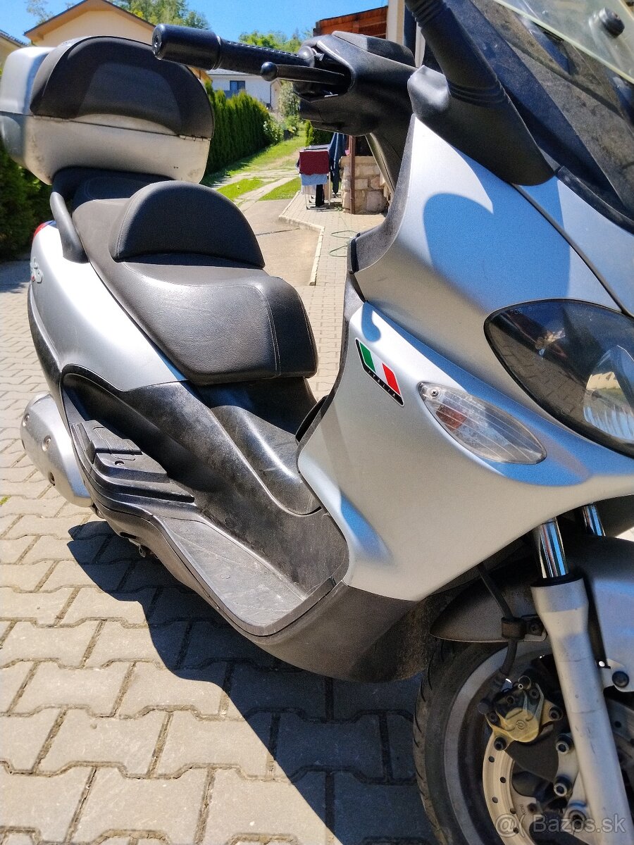 Piaggio x9 - 2