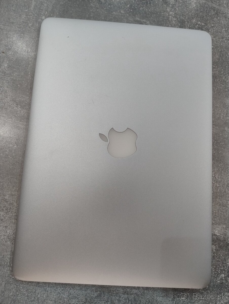 Apple MacBook Air 13" - 2