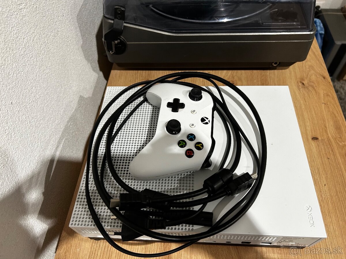 Predám Xbox One - 2