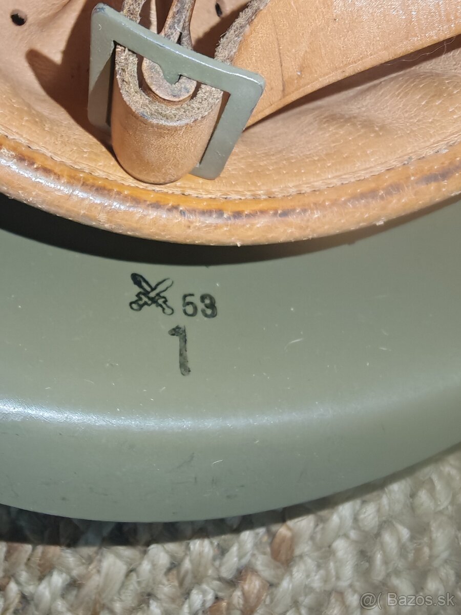 Vojenská prilba - 2