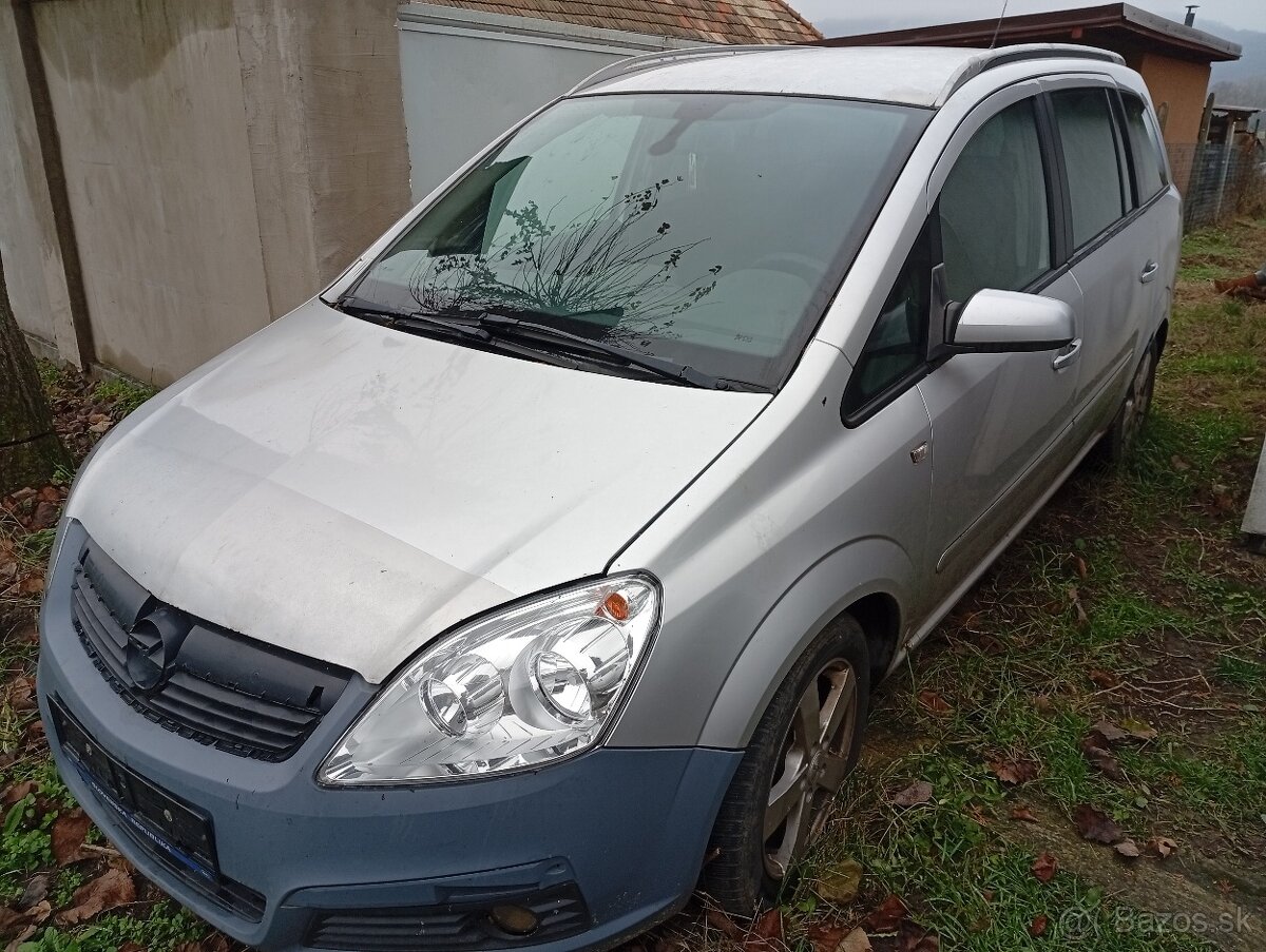 Opel Zafira B 1,9-74kw r.v.2006 bez Tp - 2