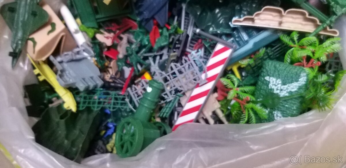 Vojačikovia , umely vojaci - 2