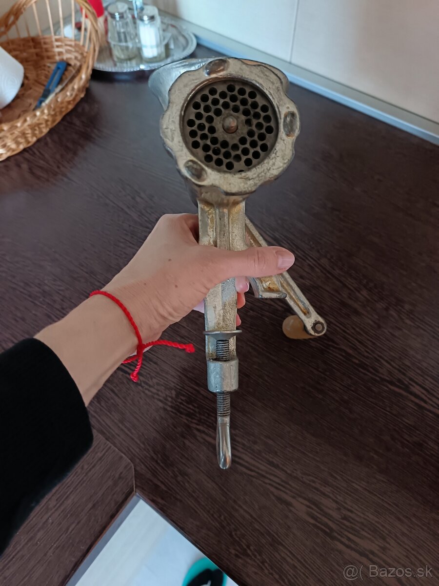 Predám starý mlynček na mäso - 2