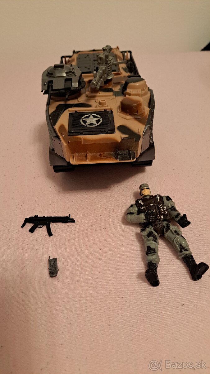 Predám soldier force transportér - 2