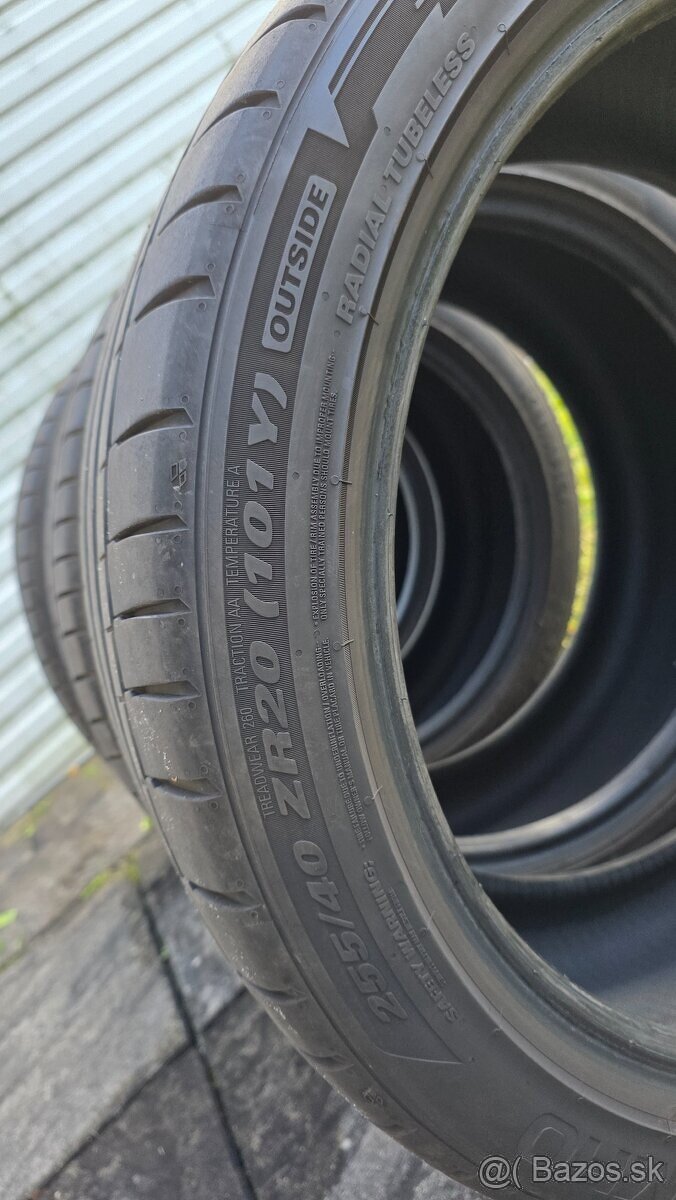 Kumho Ecsta PS72 Sport S 255/40 R20 letné 2025 - 2