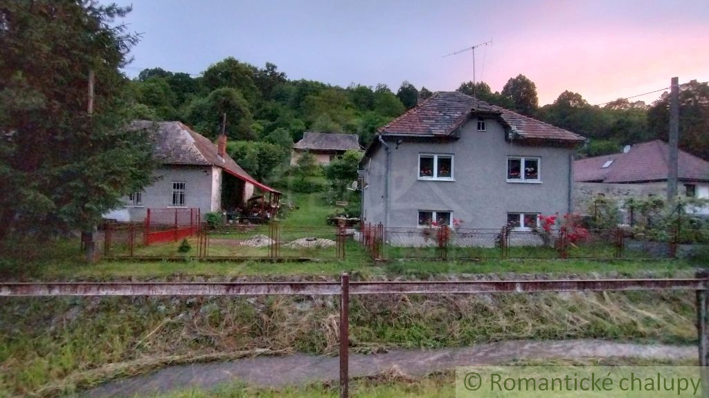 Vidiecka usadlosť s možnosťou podnikania – bývanie, agrotu - 2