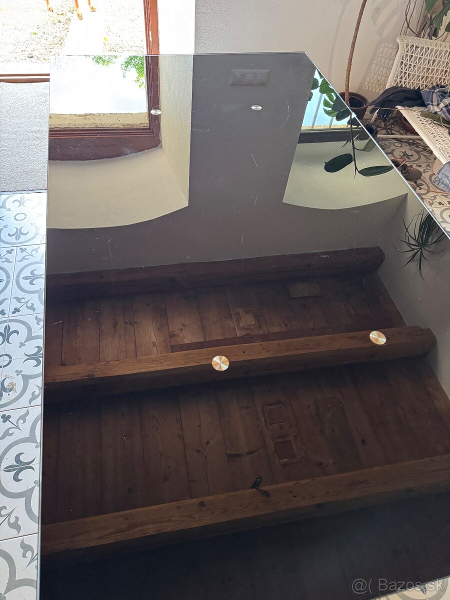 Kuchynský / jedálenký stôl - 2