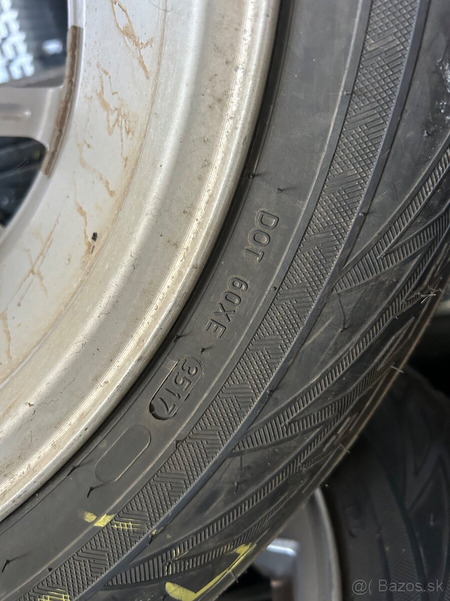 Komplety 5x114,3 r16 215/70 nikian - 2