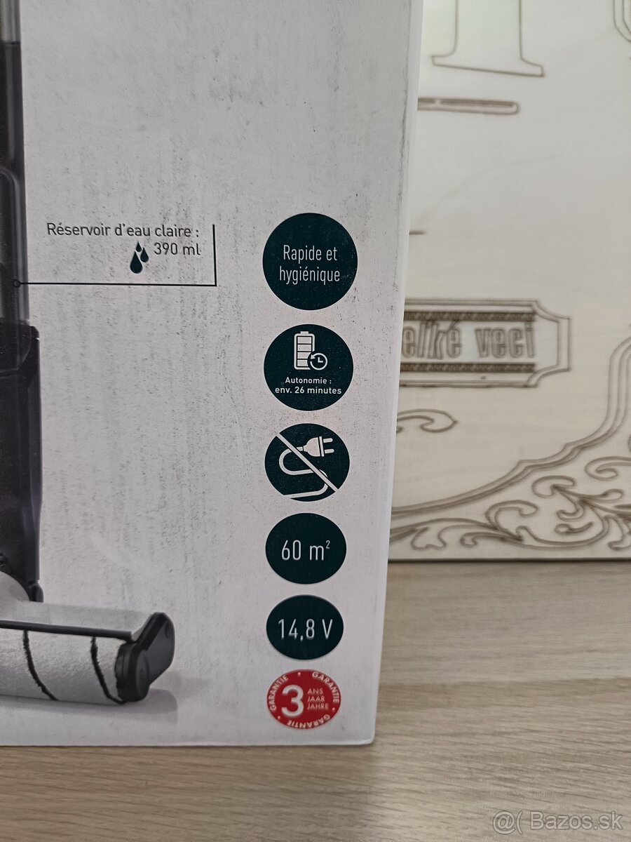 Akumulátorový čistič na tvrdé podlahy - 2