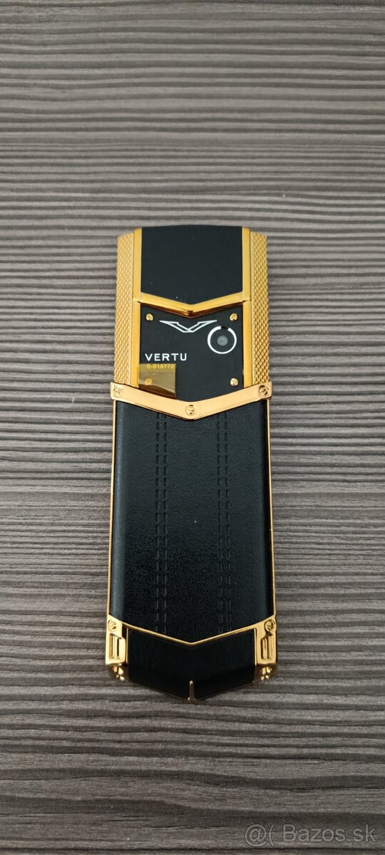 Luxusný kovový tlacitkovy mobil úplne nový - 2