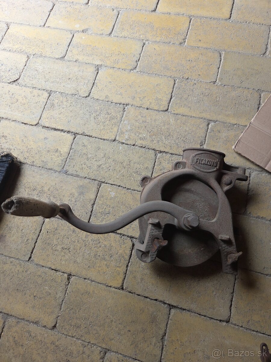 Staré mlynceky za dobru cenu - 2