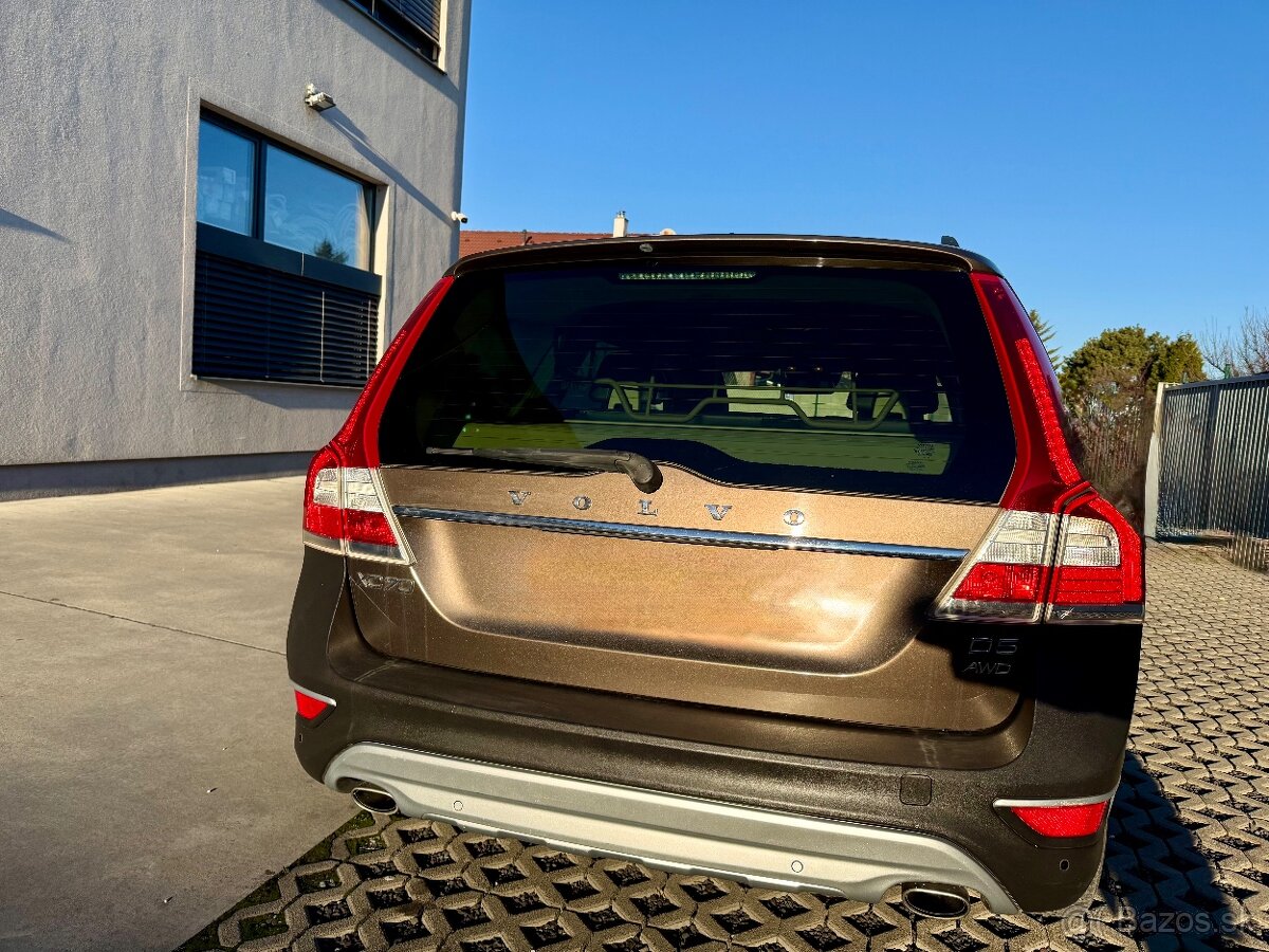 Volvo XC70 Cross Country 5D AWD - 2
