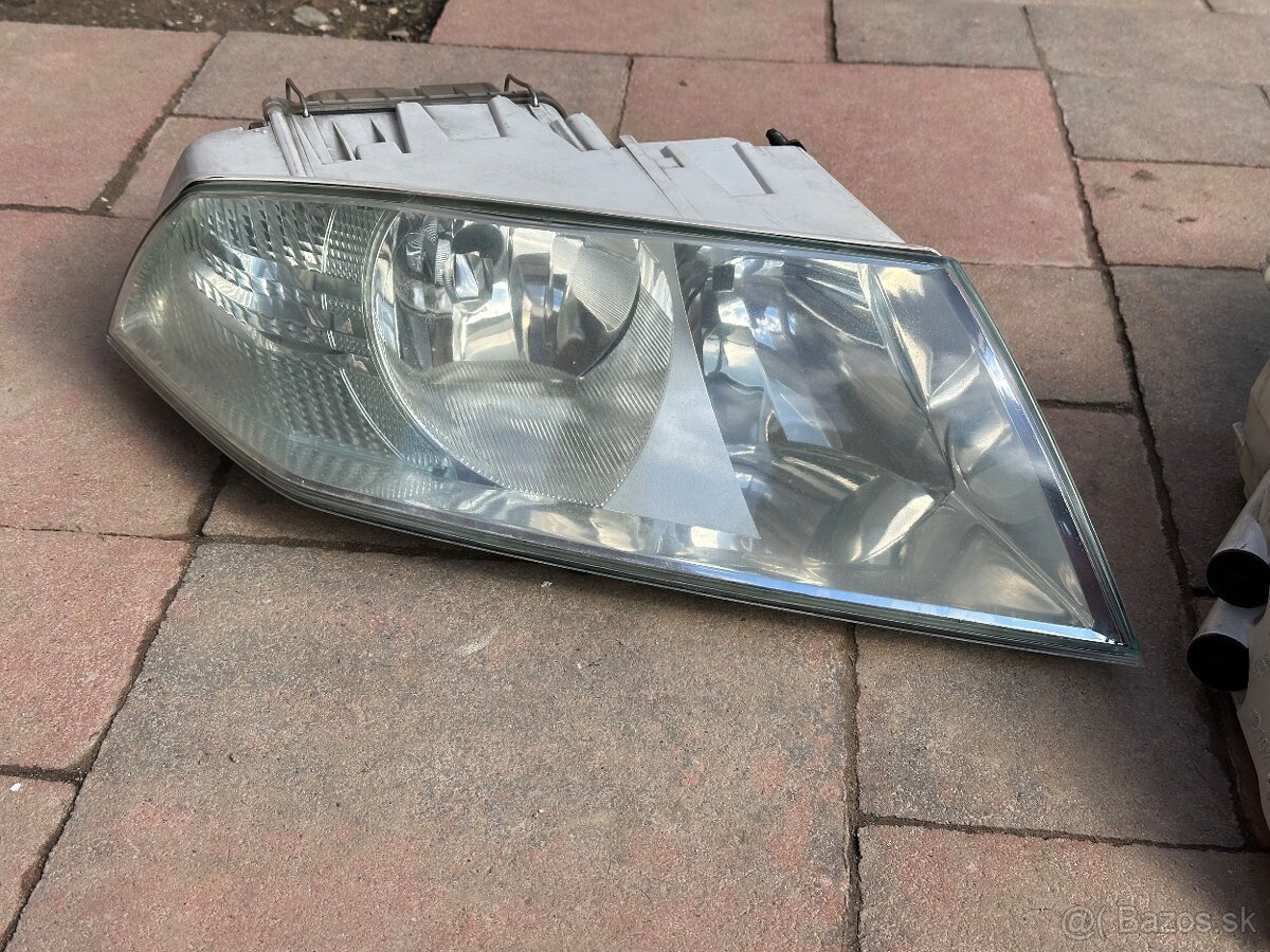 Skoda Octavia - predne svetla - 2