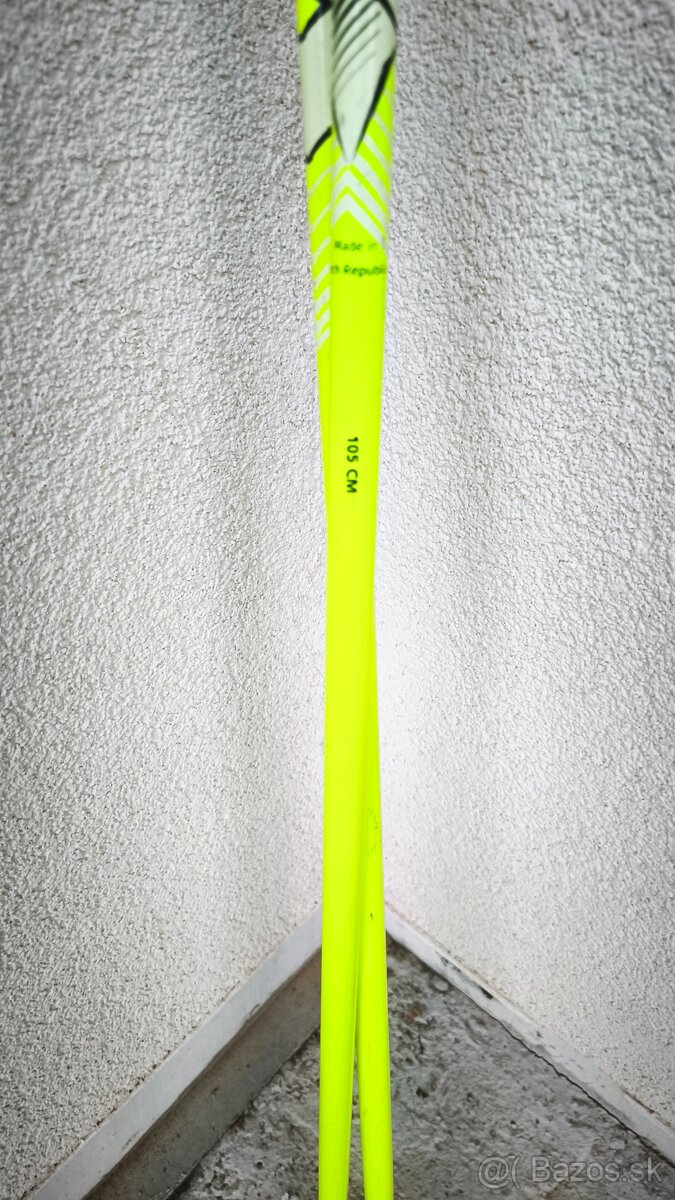 Predám lyžiarske detské prilby a paličky - 2