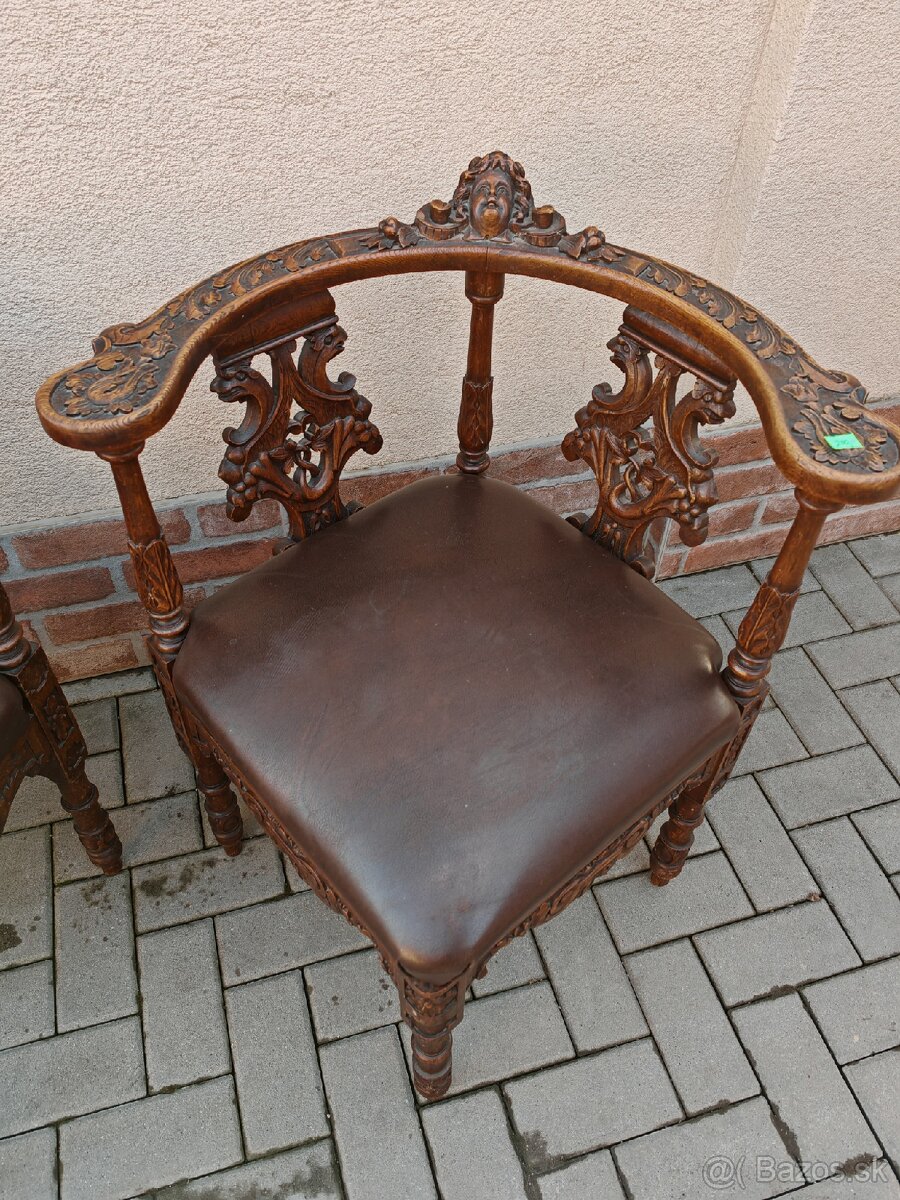 Starožitné rohové vyrezávané stoličky - 2
