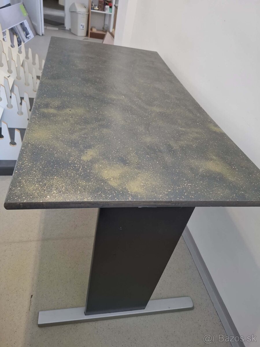 Dva epoxidové stoly - 2