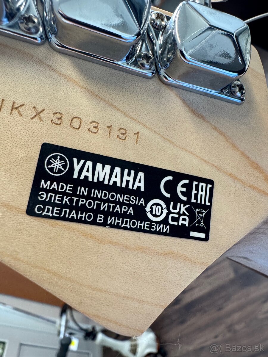 YAMAHA Pacifica 012 - 2