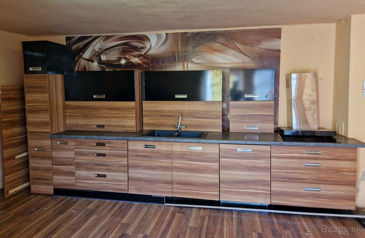Kuchynská linka so spotrebičmi - 2