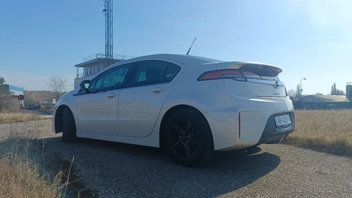 Opel Ampera plug in hybrid - 2