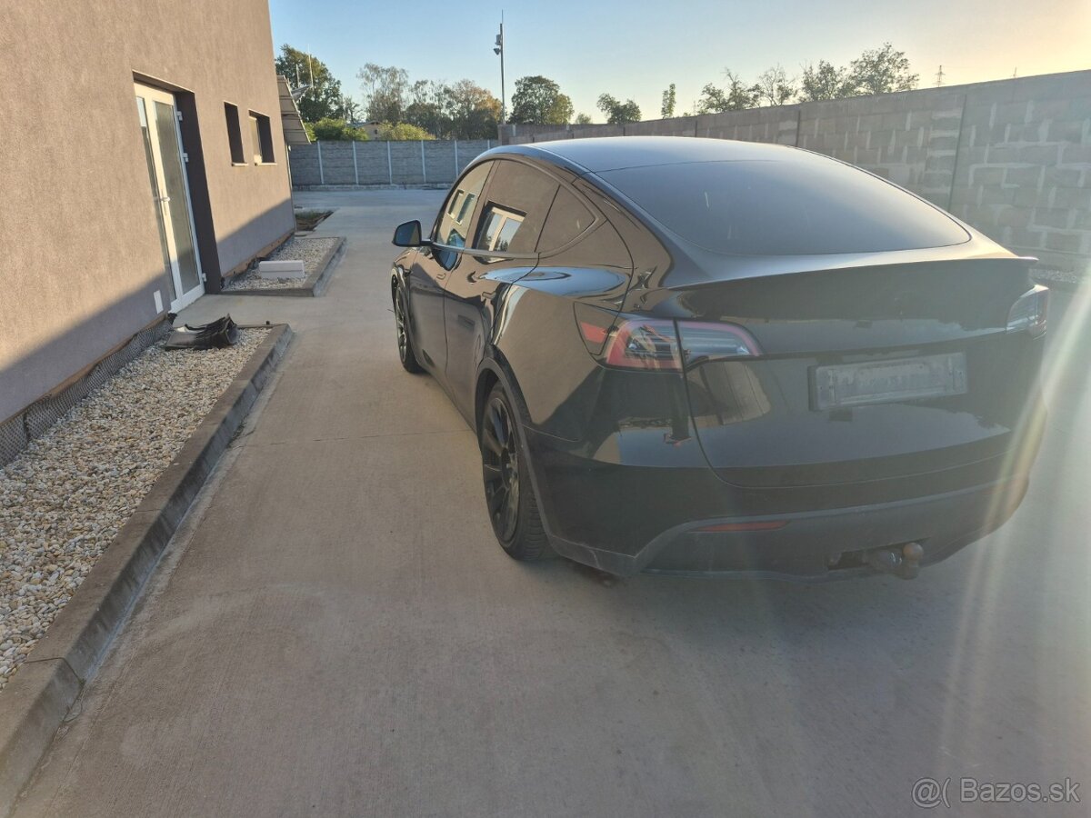 TESLA MODEL Y performance 2024 - 2