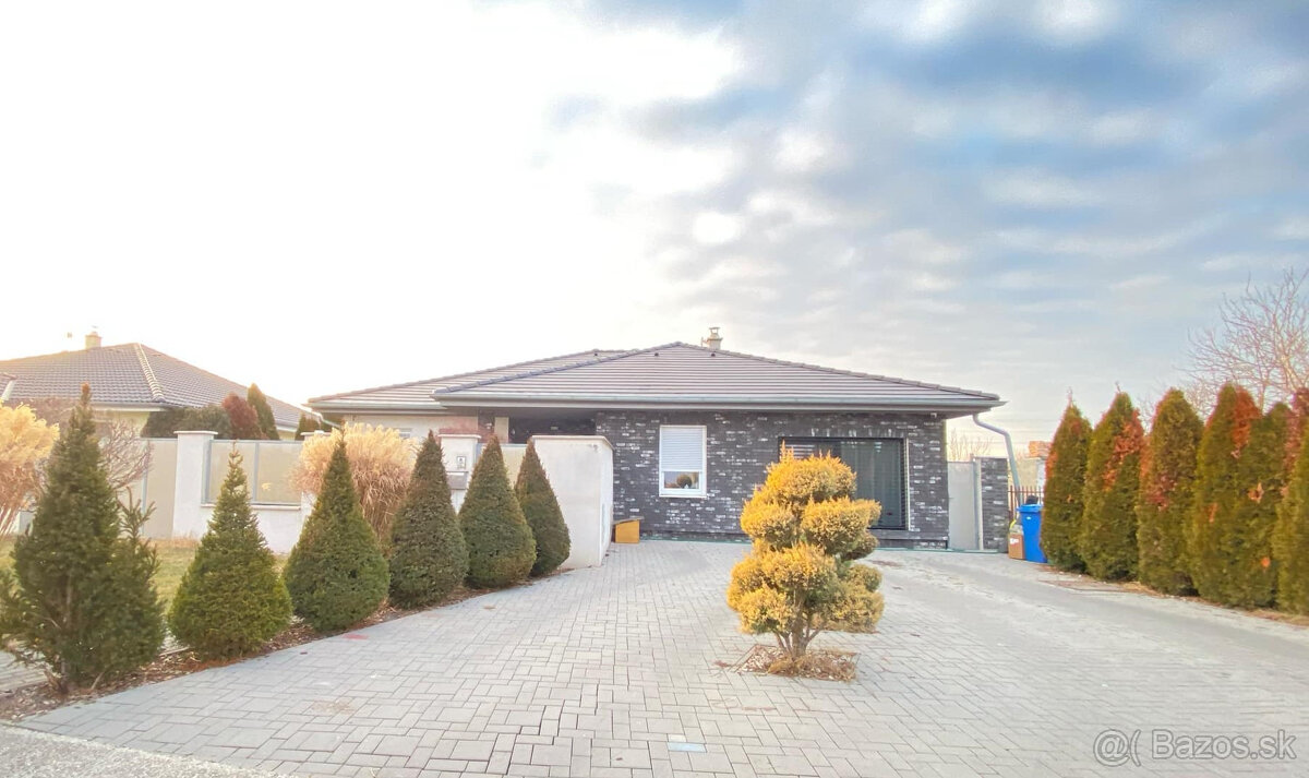 310 000,- € ZNÍŽENÁ CENA Na predaj krásny, štýlovo zari - 2