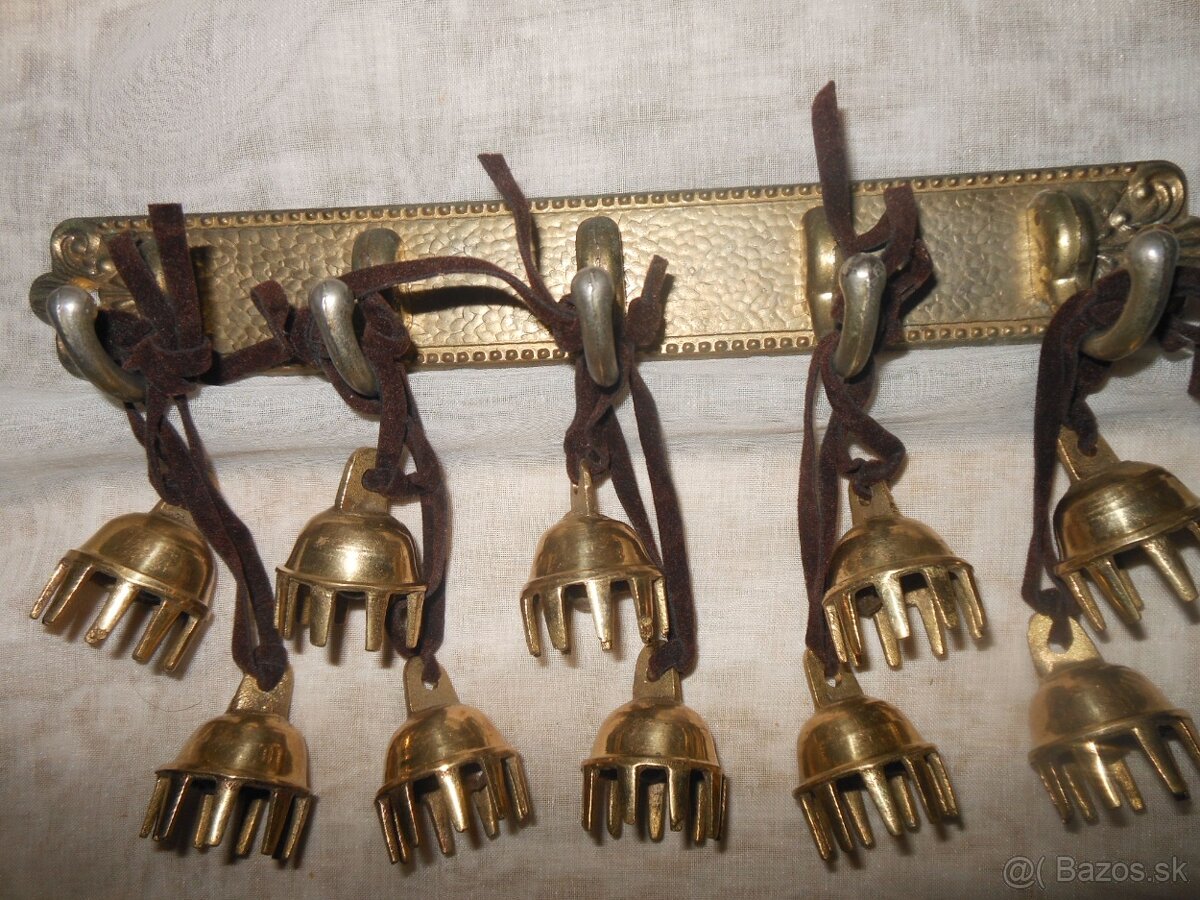 Mosadzný vešiak s desiatimi mosadznými zvoncami - 2