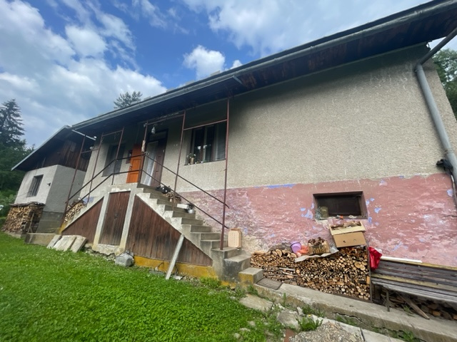 RD blízko centra Brezna - ideálny na chalupu - pozemok 3142 - 2