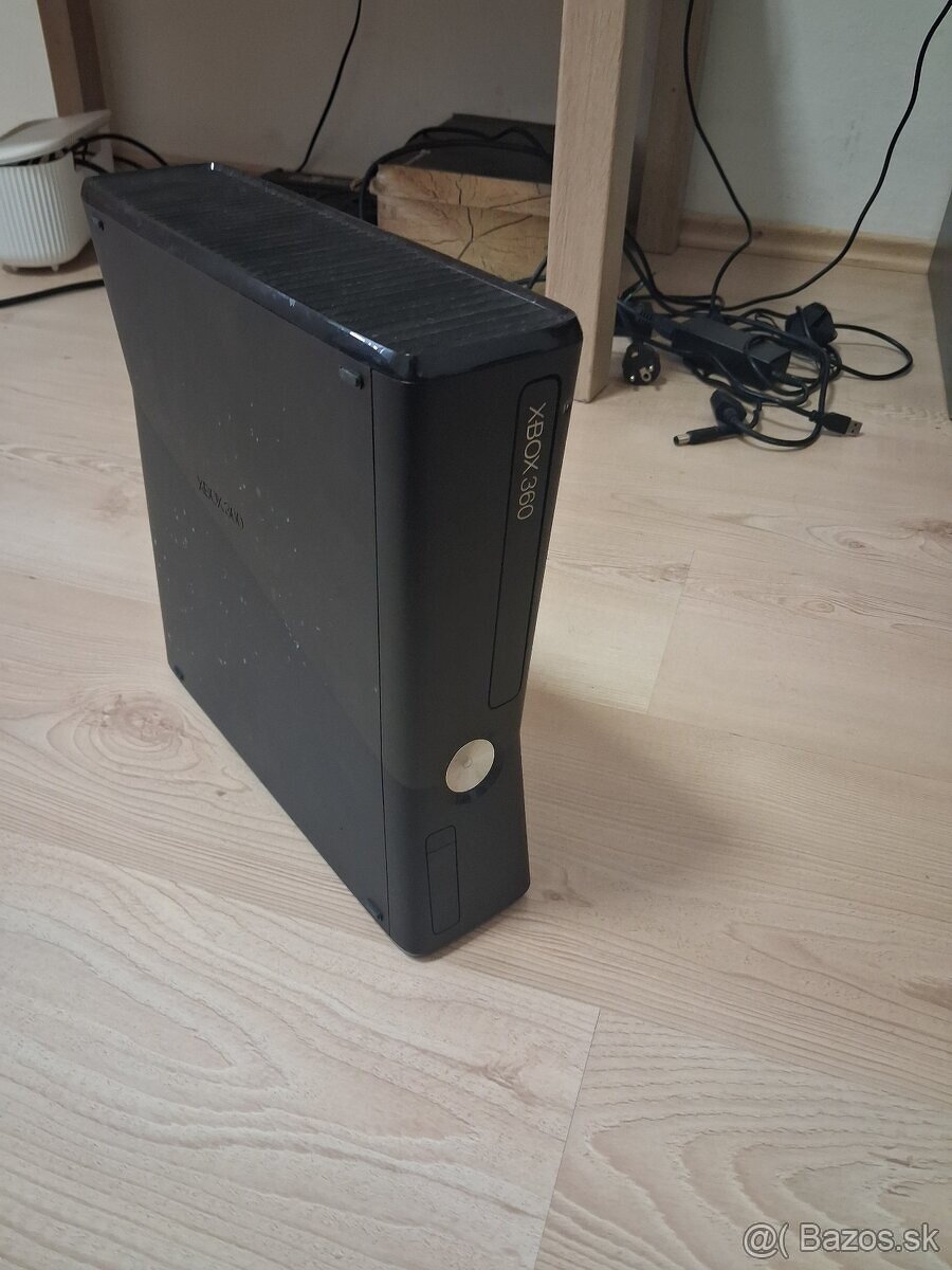 Xbox 360 + hry + hdmi kabel - 2