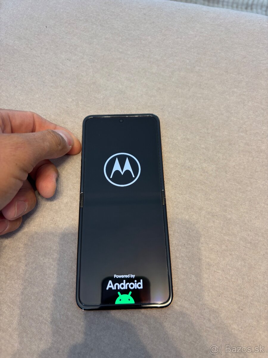 Motorola razr 50 ultra 12/512gb peach fuzz - 2