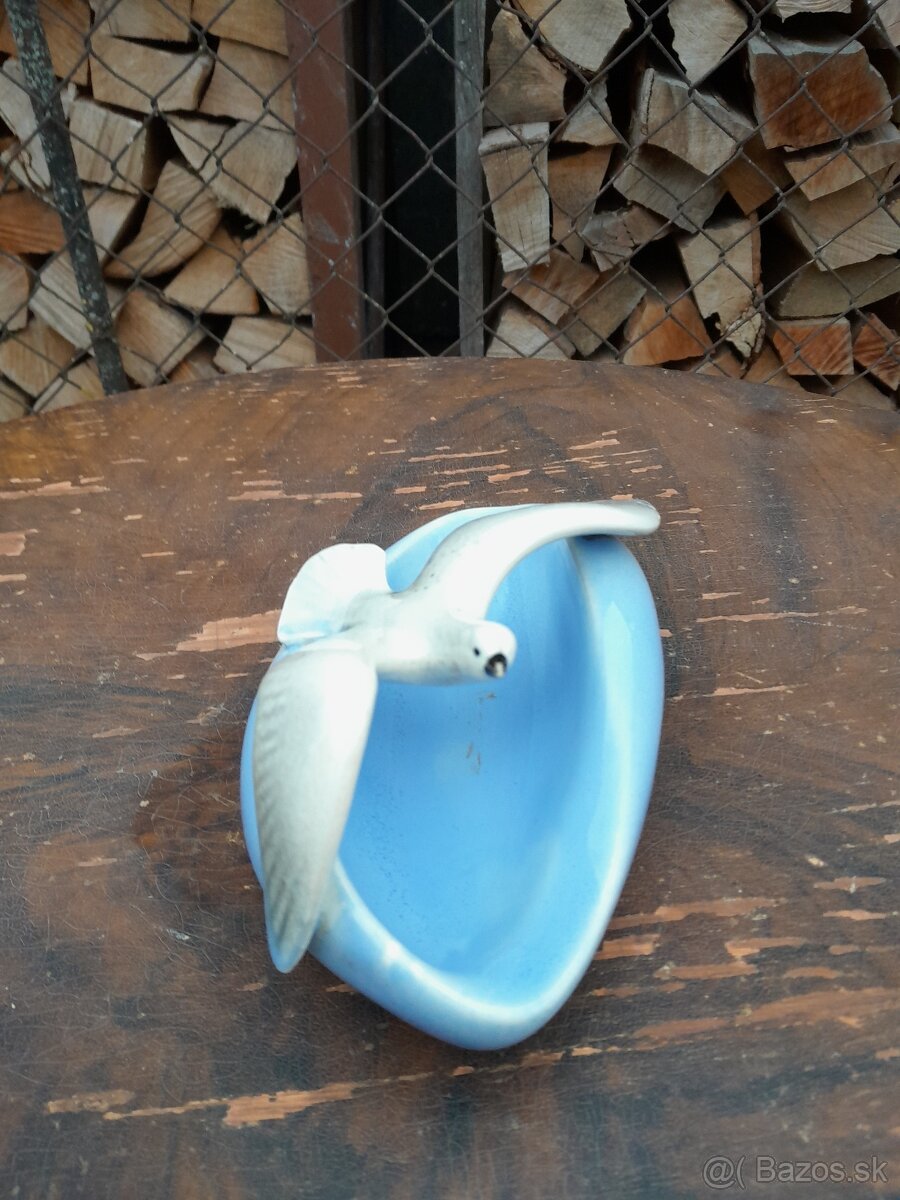 Predám porcelánovú sošku čajka - 2