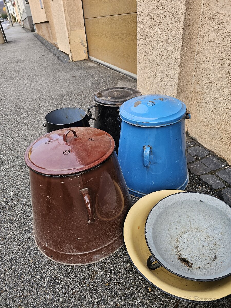 Staré smaltované nádoby na ďalšiu tvorbu. - 2