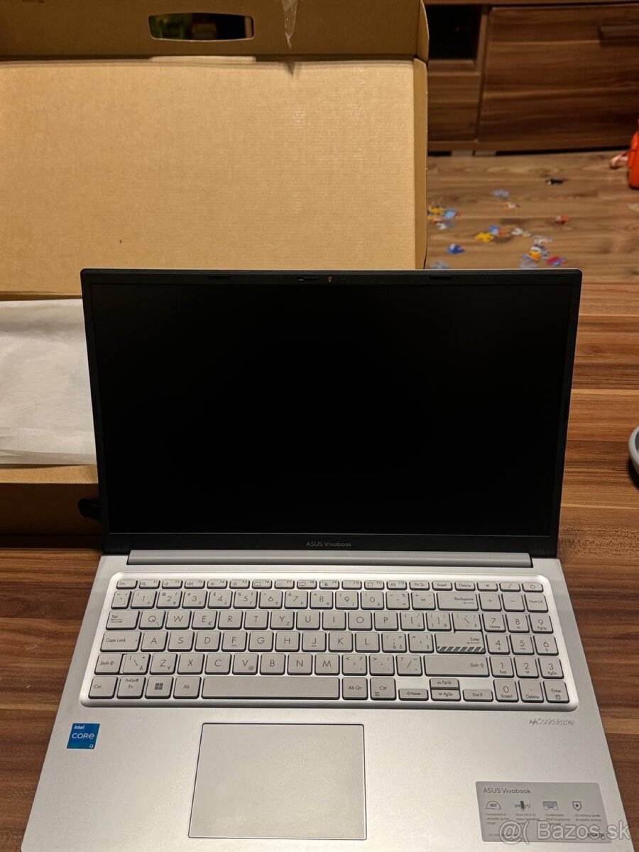 ASUS Vivobook X1504VA-NJ2496W - 2