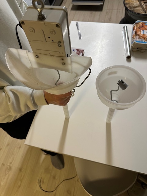 Elektrický kŕmič / štopač / traktar pre kačice a husi - 2