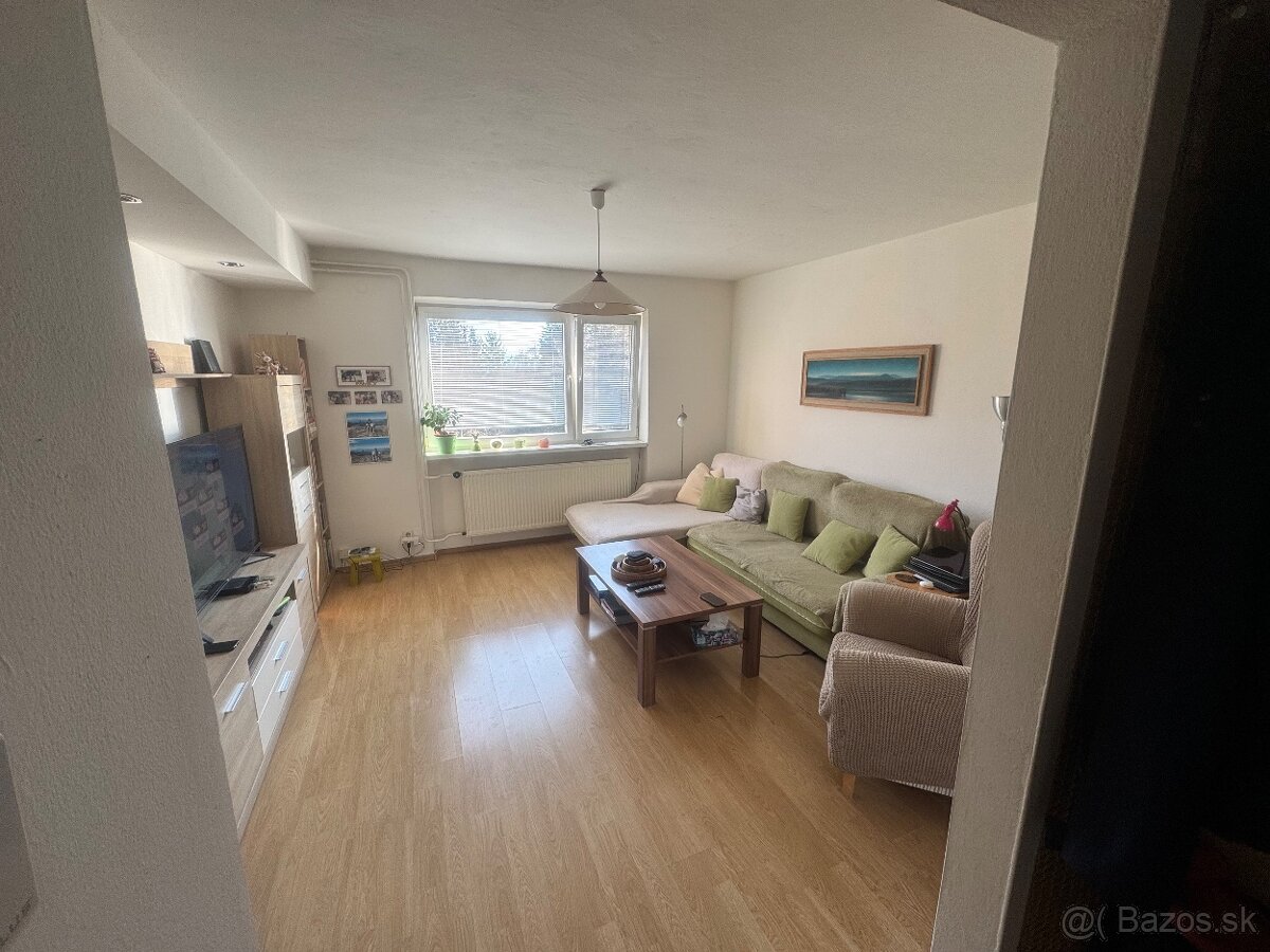 Predám 2i byt s záhradou a garazou - 2