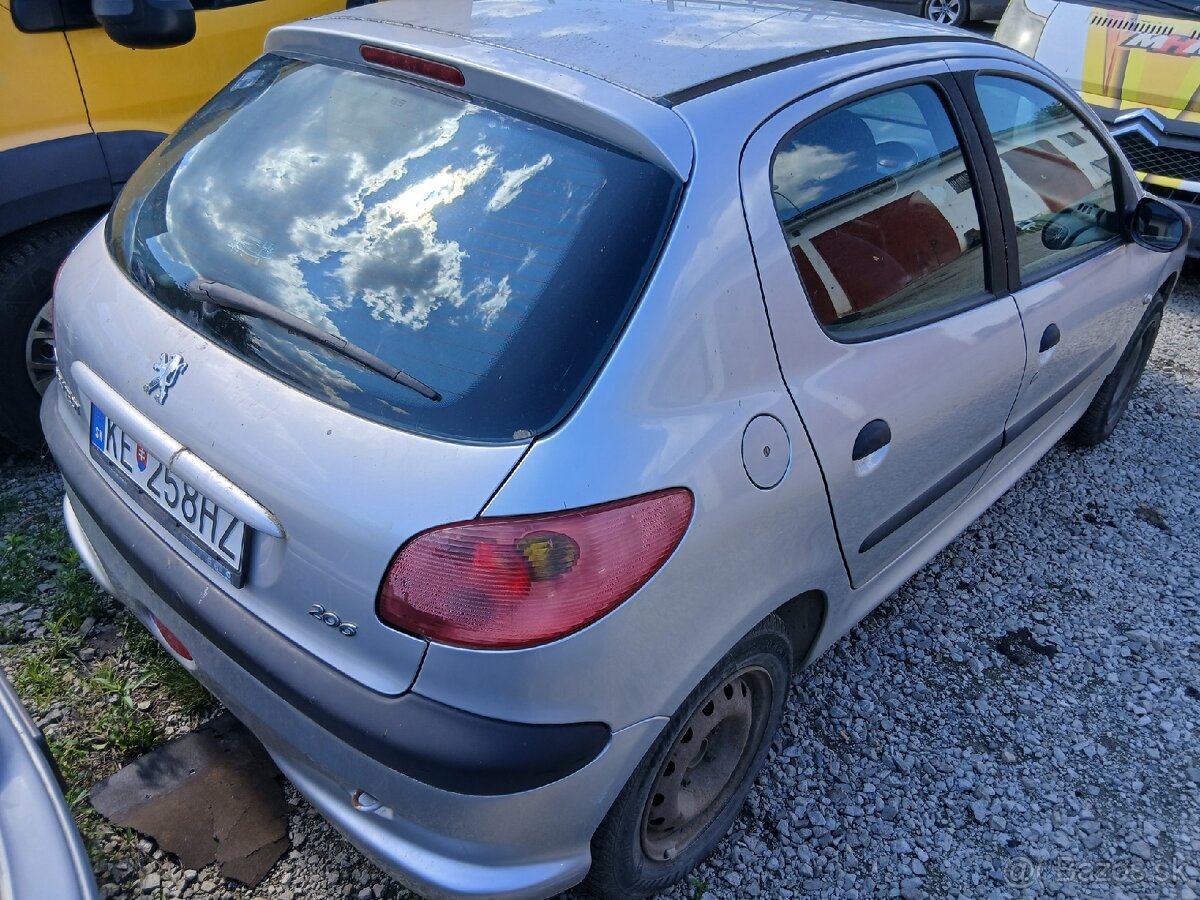 Peugot 206 1.1 benzin - 2