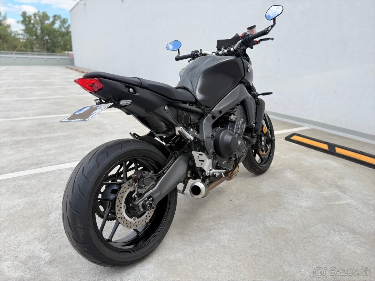 YAMAHA MT09 - 2
