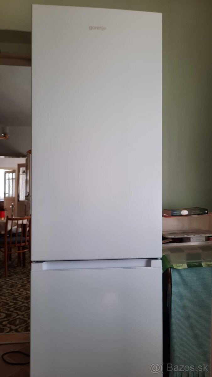 Predám chladničku, ešte v záruke - 2
