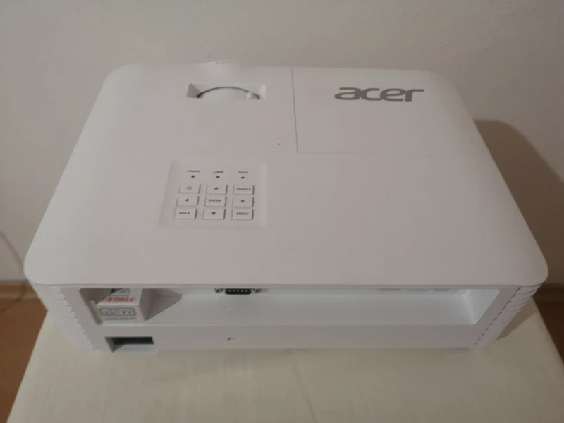 led projektor acer model d4k2002 - 2